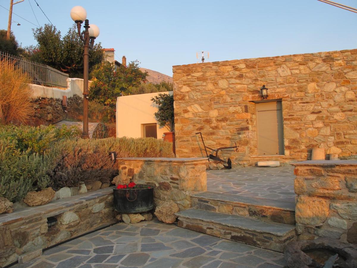 Balkonikarystos Apartment